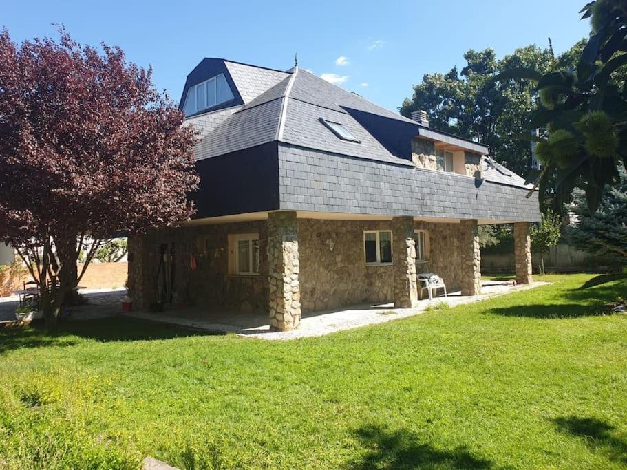 Chalet De 5 Habitaciones En La Sierra De Madrid El Olivo De Miraflores Miraflores de la Sierra Exterior foto